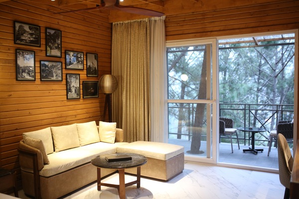 Kamar Double Premium | Seprai premium, minibar, brankas, dan didekorasi berbeda-beda