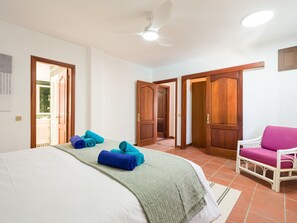 6 bedrooms, iron/ironing board, travel crib, free WiFi