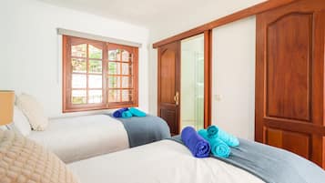 6 slaapkamers, een kluis op de kamer, een strijkplank/strijkijzer