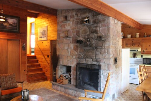 Woodland Pines Vacation Retreat:  An Oasis in the Woods!