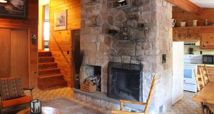 Woodland Pines Vacation Retreat: An Oasis in the Woods!