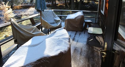 Woodland Pines Vacation Retreat: An Oasis in the Woods!