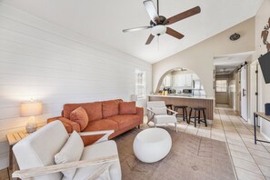 تلفزيون ذكي، مشغل دي في دي، كُتُب