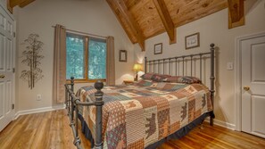 3 dormitorios, tabla de planchar con plancha, wifi y ropa de cama