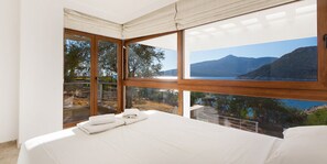 4 bedrooms, in-room safe, iron/ironing board, travel crib