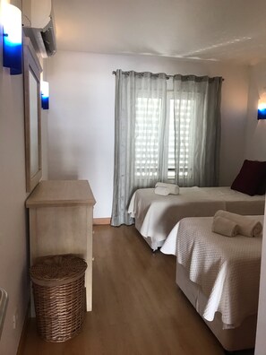 2 bedrooms, iron/ironing board, free WiFi, bed sheets - Marina View apartment with personal WiFi & UK TV (Unknown)