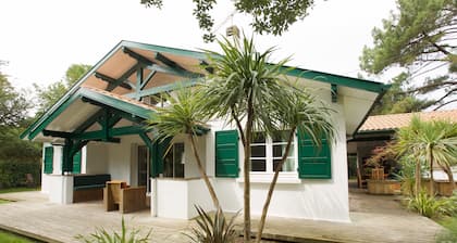 Beautiful, quiet villa, 5 minutes' walk from the ocean