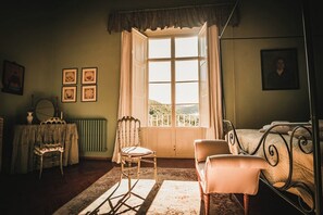 16 bedrooms, in-room safe, iron/ironing board, travel cot