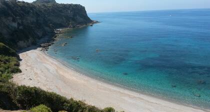 Capo di Milazzo Meerblick Wohnung für 4 Personen