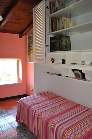 2 bedrooms, desk, iron/ironing board, bed sheets - Apartments of Villa Elizabeth A2 4 beds (Milazzo)