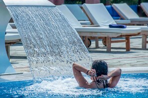 Pool - Superior Suite with Sea View / Varos Village Boutique Hotel (Lemnos)