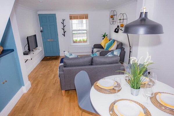 Appartement | Coin séjour | TV connectée