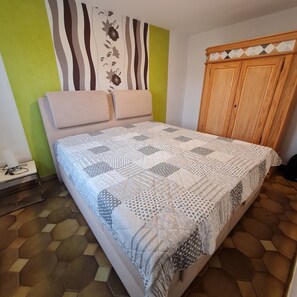 2 bedrooms, iron/ironing board, WiFi, bed sheets - Apartment with private terrace in the field edge location (Dahme)
