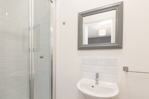 Miscellaneous - Townhouse @ 58 Brooklyn St - Crewe (Crewe)