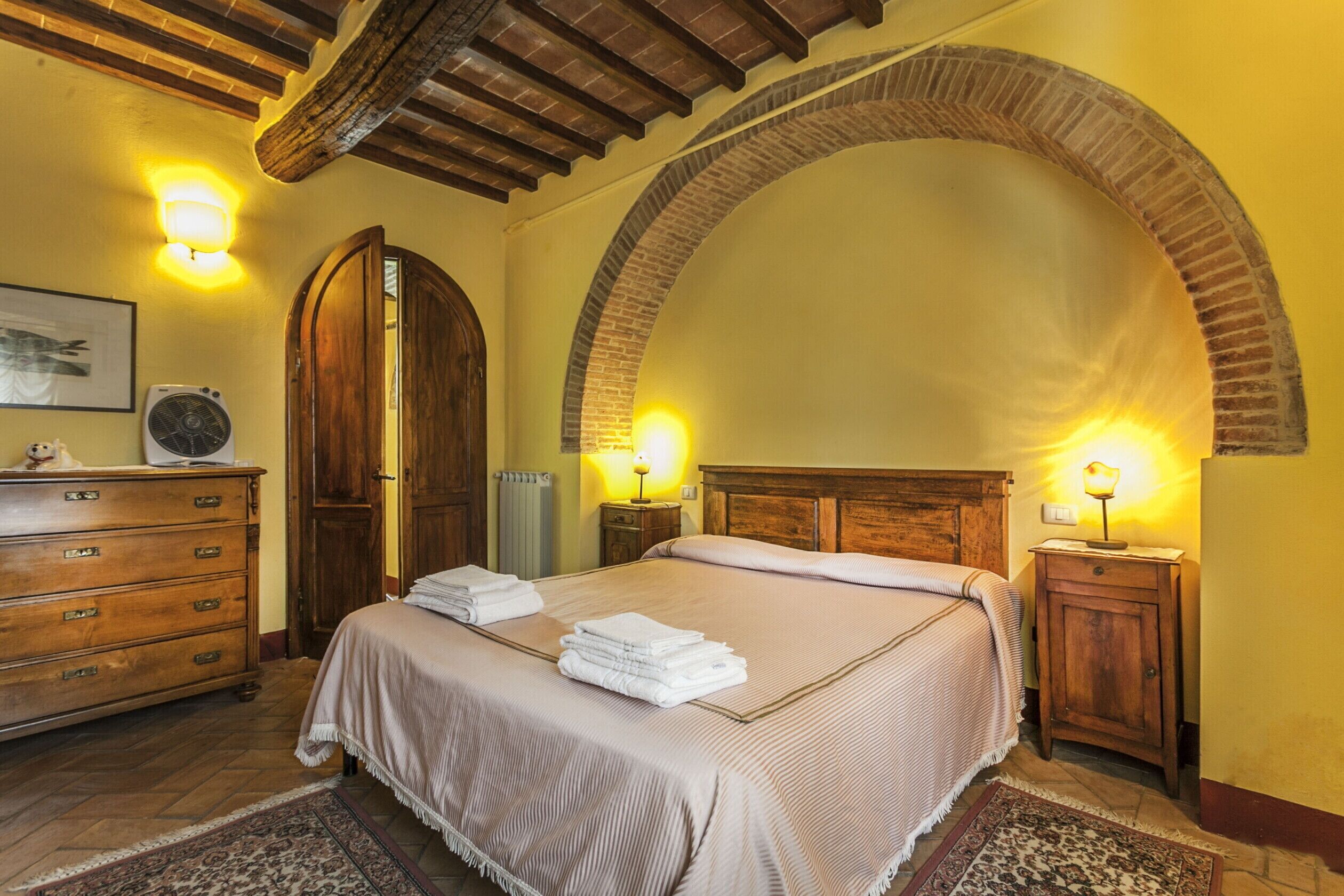 6 chambres, fer et planche à repasser, Wi-Fi gratuit, draps fournis