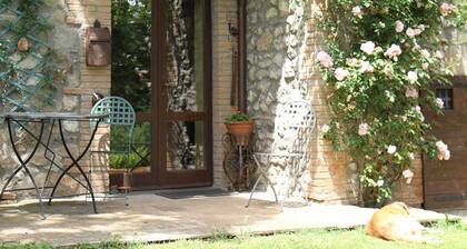 Romantic apartment with a view over the Tiber Valley