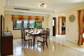 Villa Deluxe - 5 sovrum - havsutsikt | Matservice på rummet
