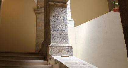 Home P & G 2 in the historic Sicilian palace