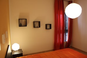 2 chambres, fer et planche à repasser, Wi-Fi, draps fournis