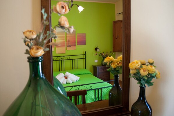 1 habitación, wifi y ropa de cama