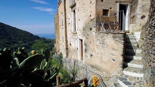 Maison caractéristique à Belmonte Calabro, village médiéval, écotourisme, tradition