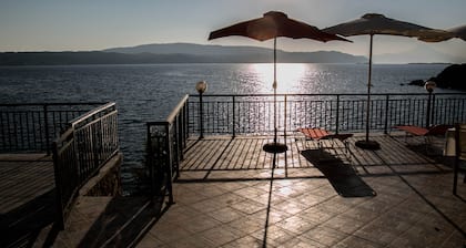 Beachfront Apartment mit 2 Schlafzimmern - Villa Chara