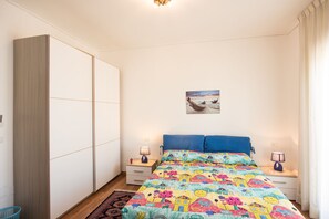 2 bedrooms, WiFi, bed sheets