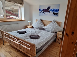 2 camere, culla da viaggio, Wi-Fi gratuito, lenzuola