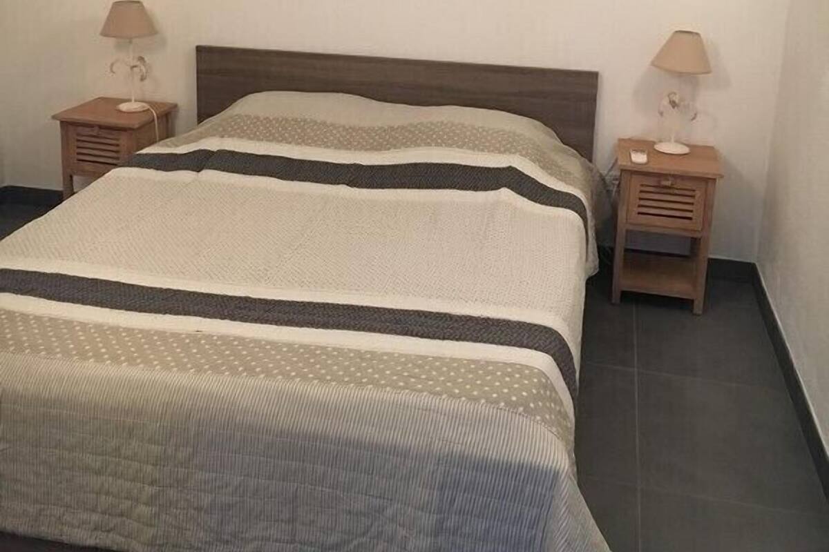Appartement (R5) | Rideaux occultants, fer et planche à repasser, Wi-Fi gratuit