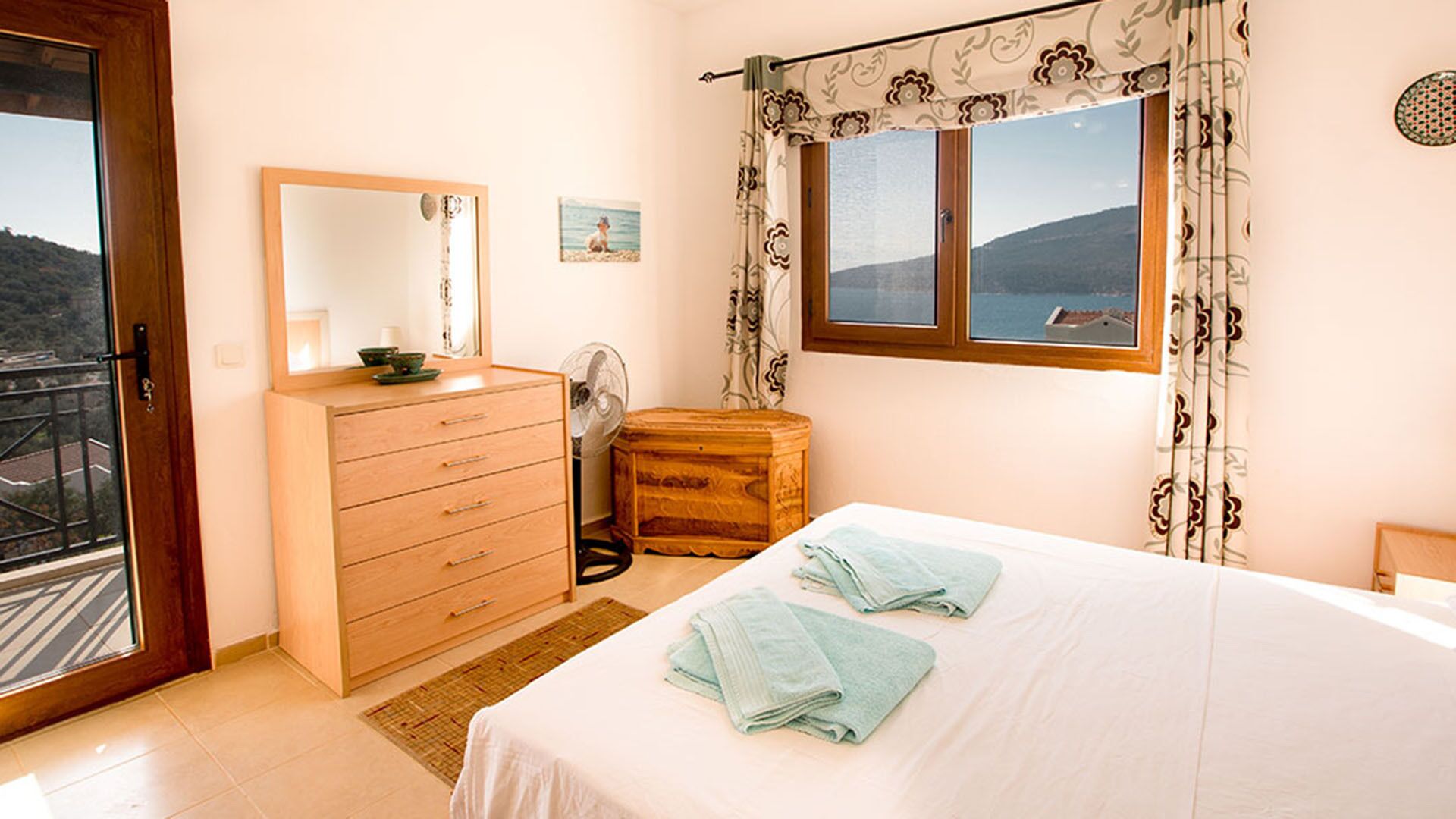 2 chambres, fer et planche à repasser, Wi-Fi gratuit, draps fournis