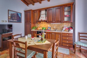 Dining - Gambo Verde, apartment in villa with garden and wonderful panoramic view (Sciacca, Agrigento)