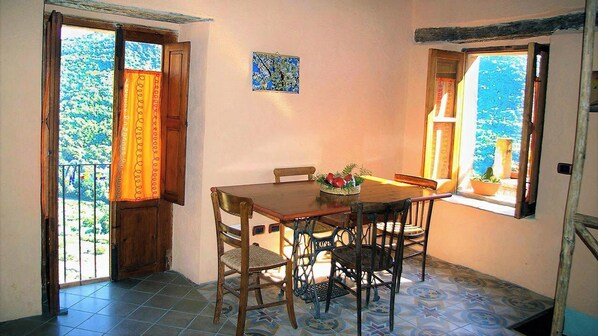 تناول الطعام