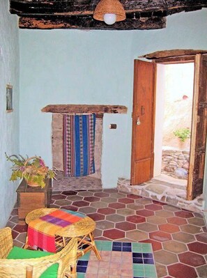 المنشأة من الداخل