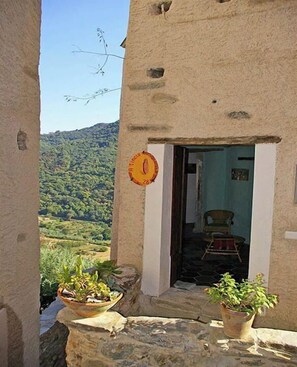 تفاصيل الفندق من الخارج