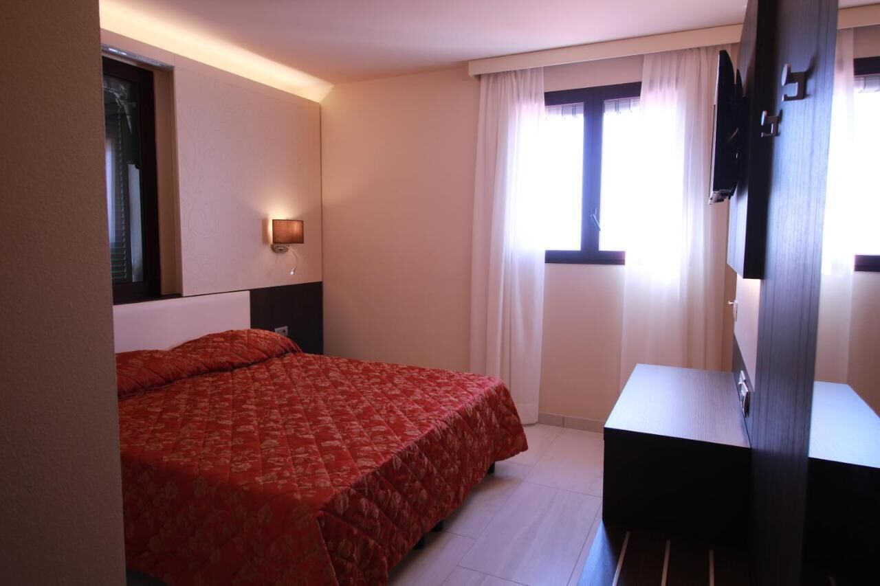 1 chambre, Wi-Fi, réveils, draps fournis