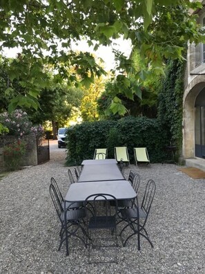 屋外ダイニングエリア