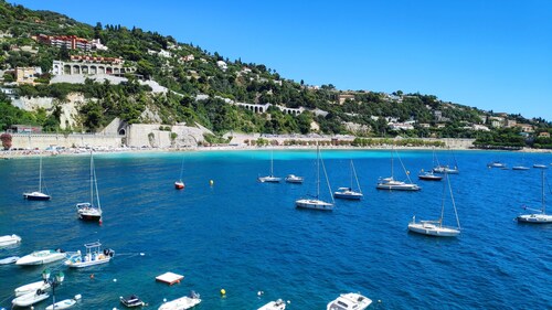Sunny 1bedroom Apt in the heart of the old Historical town, air-conditioning