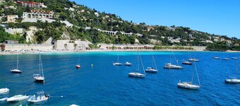 Sunny 1bedroom Apt in the heart of the old Historical town, air-conditioning