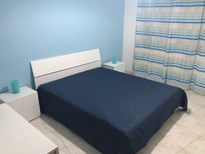 2 bedrooms, bed sheets