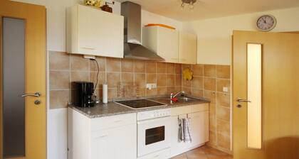 useita rakkaudella kalustettuja Wohnunfgen, pieni idyllinen Dor