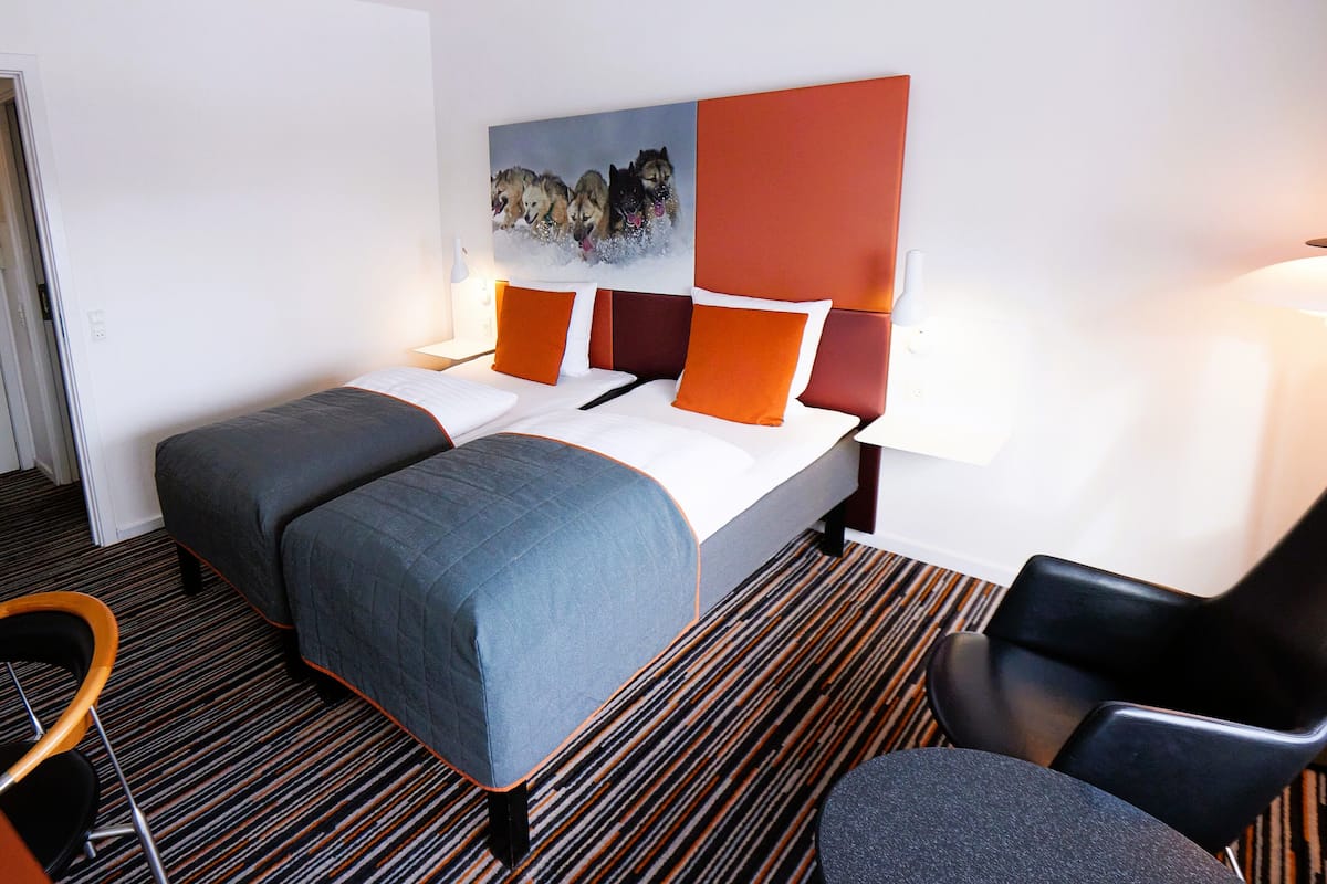 Economy Twin Room | 1 bedroom, premium bedding, down duvets, pillow-top beds