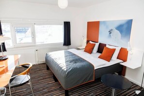 Double Deluxe | Premium bedding, down comforters, pillowtop beds, in-room safe - Hotel Hans Egede (Nuuk)