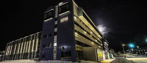 Fachada del alojamiento - Noche