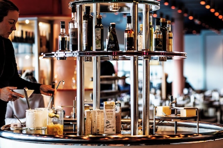 Café da manhã com buffet grátis todos os dias. Hotel Hans Egede