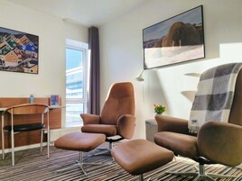 Junior Suite | Premium bedding, down comforters, pillowtop beds, in-room safe