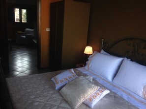 1 soverom, reiseseng for barn, wi-fi (inkludert) og sengetøy