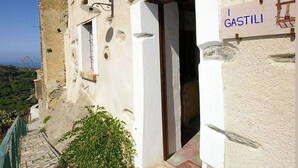 تفاصيل الفندق من الخارج