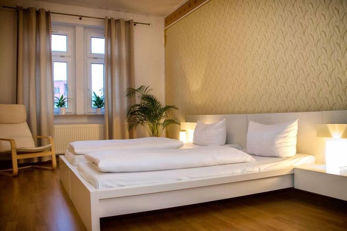 Hypo-allergenic bedding available, desk, blackout drapes, WiFi (free)