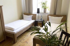 Double Room | Hypo-allergenic bedding, desk, blackout curtains, free WiFi - Aparthotel Mitte (Dresden)