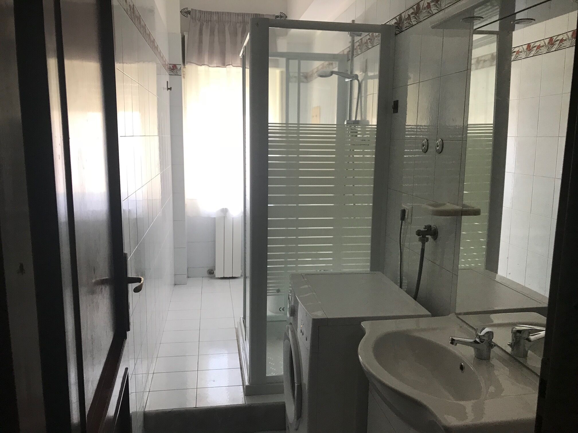 Doccia, asciugacapelli, bidet, asciugamani